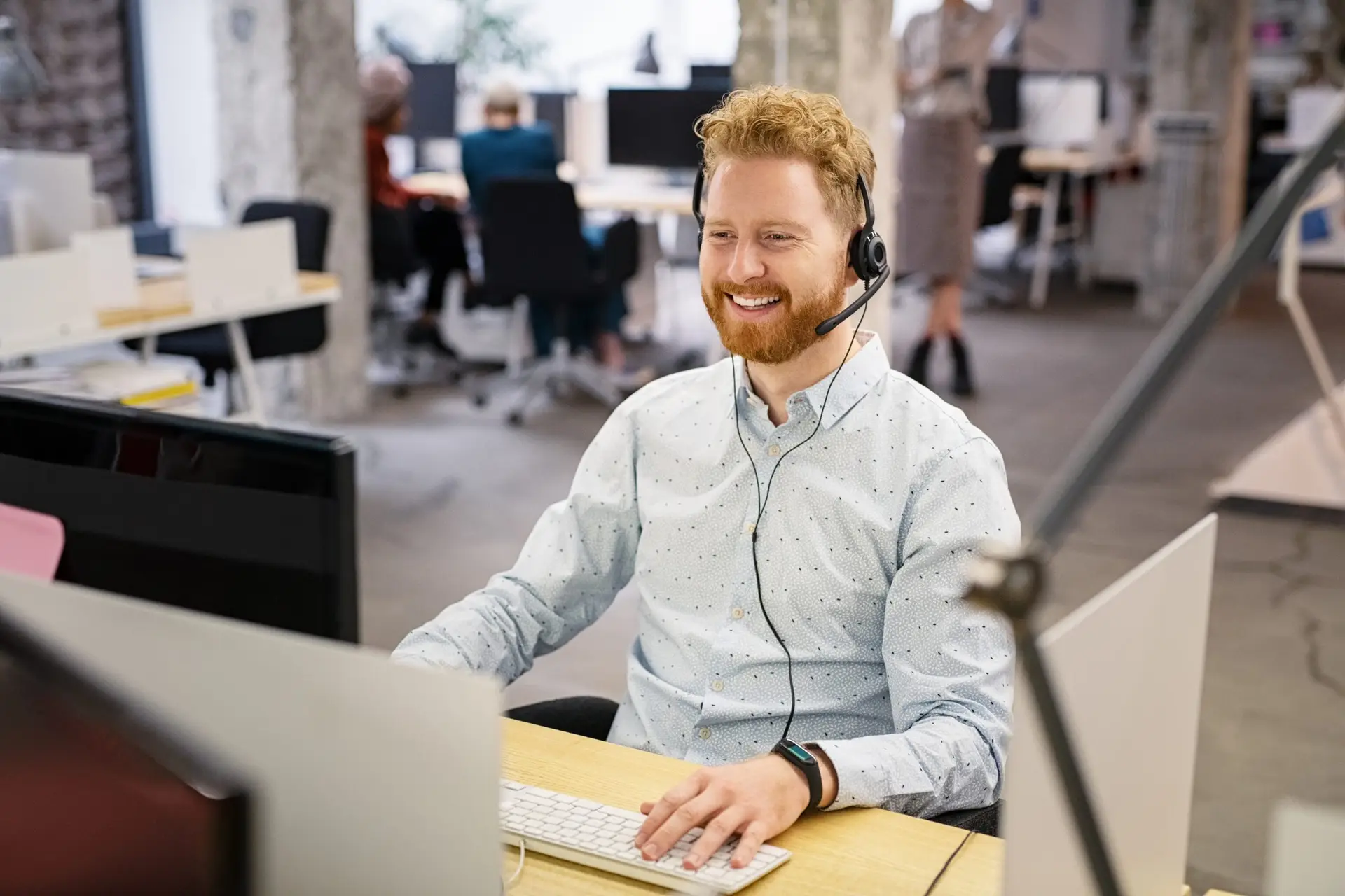 ITproposal service desk engineer at work